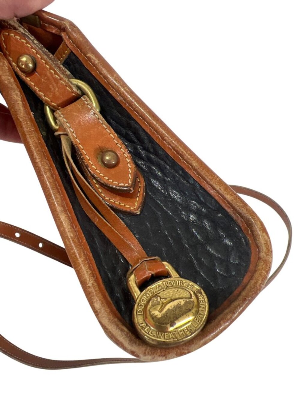 Dooney & Bourke Vintage Navy & Brown Pebble Leather Crossbody Bag With Adjustabl - Picture 2 of 13